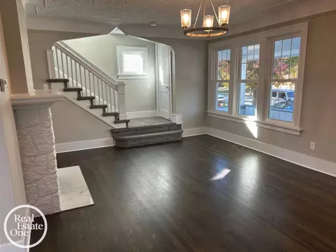 Living - 1765 Brys, Grosse Pointe Woods, MI 48236 photo 3 of 7