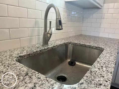 Kitchen - 1765 Brys, Grosse Pointe Woods, MI 48236 photo 4 of 8