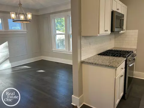 Kitchen - 1765 Brys, Grosse Pointe Woods, MI 48236 photo 2 of 8