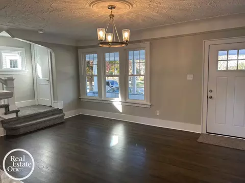 Living - 1765 Brys, Grosse Pointe Woods, MI 48236 photo 1 of 7