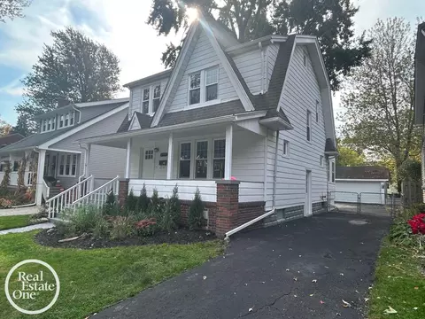1765 Brys, Grosse Pointe Woods, MI 48236
