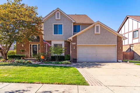 46835 Ridgepointe, Macomb, MI 48042 photo 2