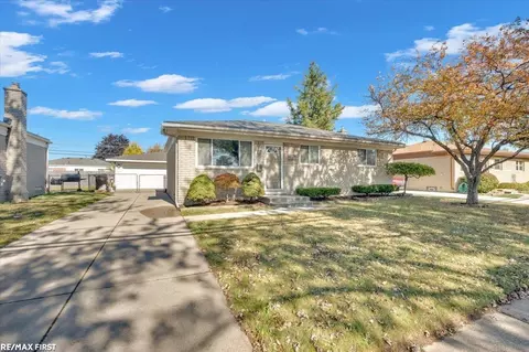 15797 Common, Roseville, MI 48066