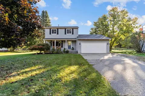 11486 Vista, Fenton, MI 48430