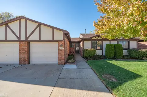 25491 Joanne Smith, Warren, MI 48091