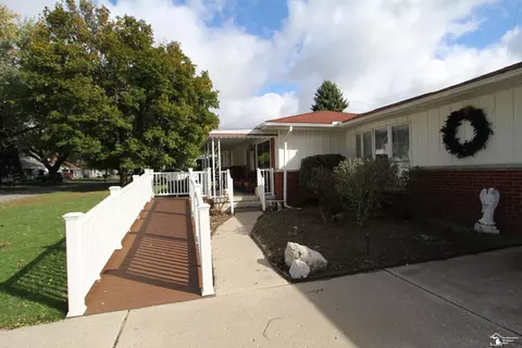 1342 Sunset, Monroe, MI 48162 photo 2