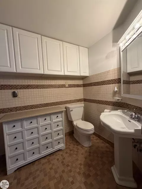 Bath - 9560 Folkert, Algonac, MI 48001 photo 3 of 7