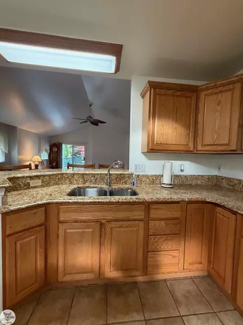 Kitchen - 9560 Folkert, Algonac, MI 48001 photo 5 of 6