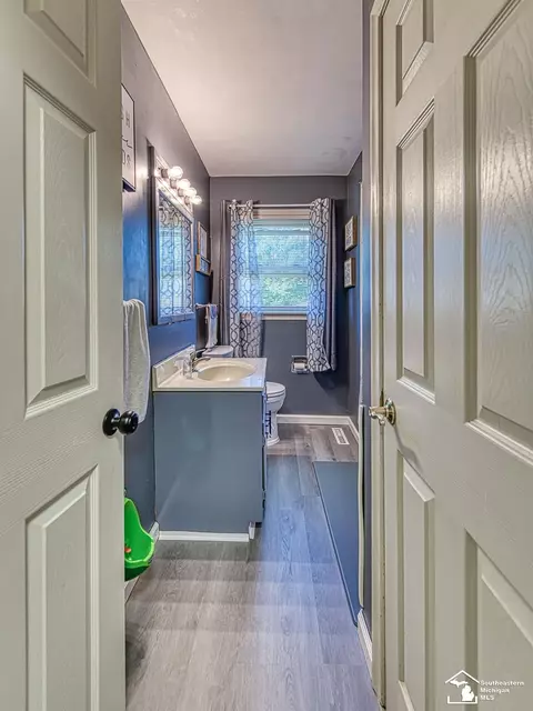 Bath - 729 Lavender, Monroe, MI 48162 photo 2 of 3
