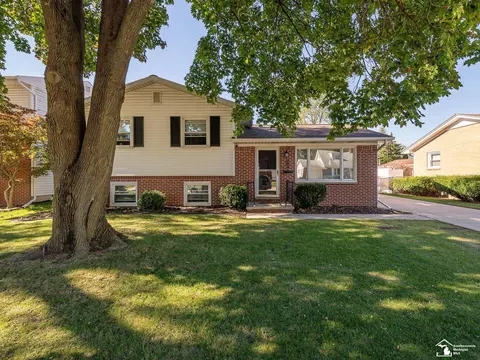 Exterior - 729 Lavender, Monroe, MI 48162 photo 2 of 8