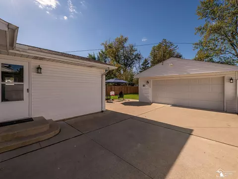 Exterior - 729 Lavender, Monroe, MI 48162 photo 3 of 8