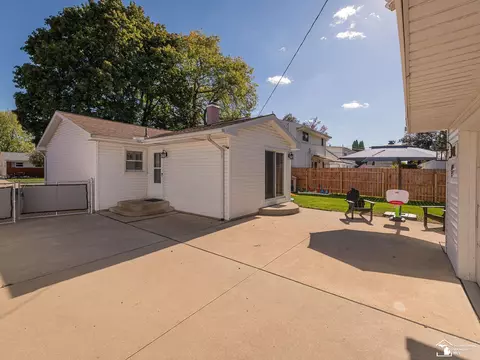 Exterior - 729 Lavender, Monroe, MI 48162 photo 5 of 8