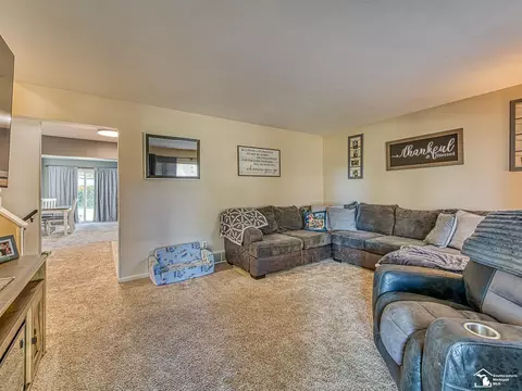 Living - 729 Lavender, Monroe, MI 48162 photo 1 of 4