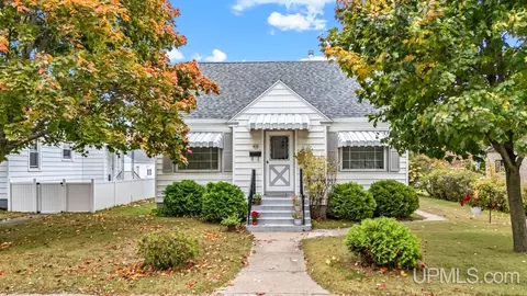 413 S 19th, Escanaba, MI 49829