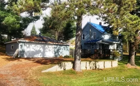 1217 N N Riv, Iron River, MI 49935