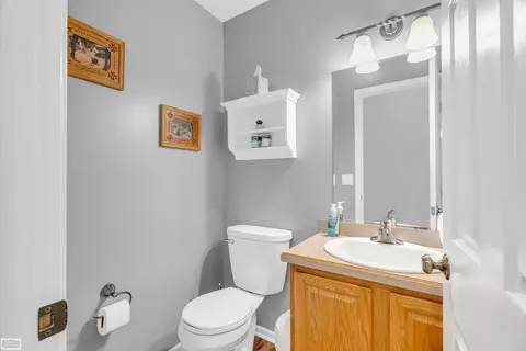 Bath - 1194 Emerald Frst, Davison, MI 48423 photo 1 of 5