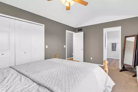 Bedroom - 1194 Emerald Frst, Davison, MI 48423 photo 6 of 6