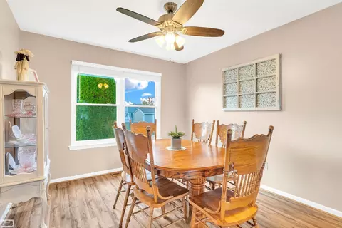 Dining - 1194 Emerald Frst, Davison, MI 48423 photo 2 of 3