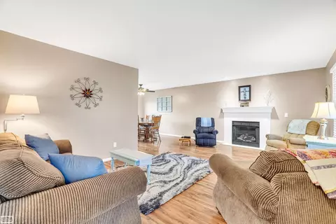 Living - 1194 Emerald Frst, Davison, MI 48423 photo 1 of 2
