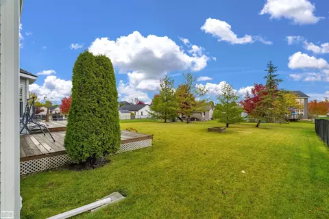 Exterior - 1194 Emerald Frst, Davison, MI 48423 photo 9 of 16