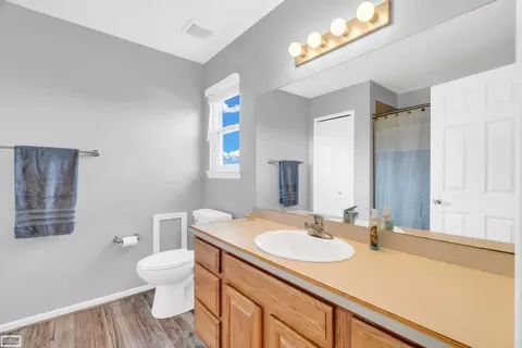 Bath - 1194 Emerald Frst, Davison, MI 48423 photo 4 of 5