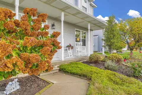 Exterior - 1194 Emerald Frst, Davison, MI 48423 photo 6 of 16