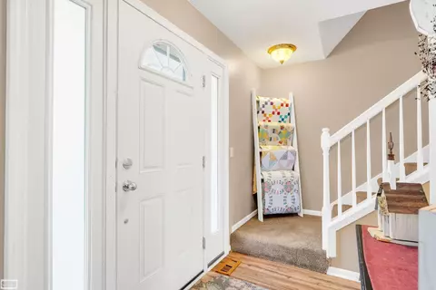 Entry Way - 1194 Emerald Frst, Davison, MI 48423 photo 2 of 7