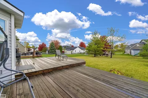 Exterior - 1194 Emerald Frst, Davison, MI 48423 photo 14 of 16