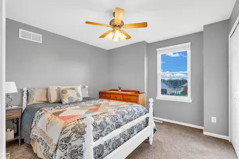 Bedroom - 1194 Emerald Frst, Davison, MI 48423 photo 3 of 6