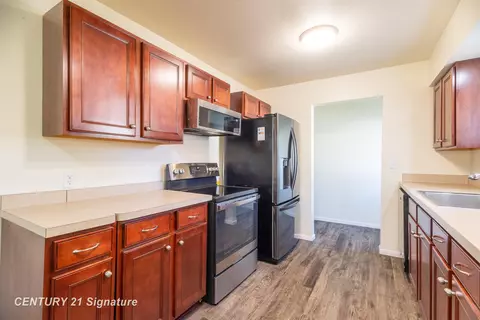 Kitchen - 309 Arthur, Flushing, MI 48433 photo 1 of 2
