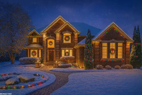 56343 Via Serbelloni, Macomb, MI 48042