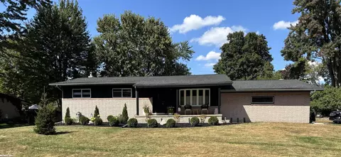 52811 Heatherway, Utica, MI 48316