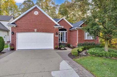 8446 Pine Crk, Shelby Township, MI 48316
