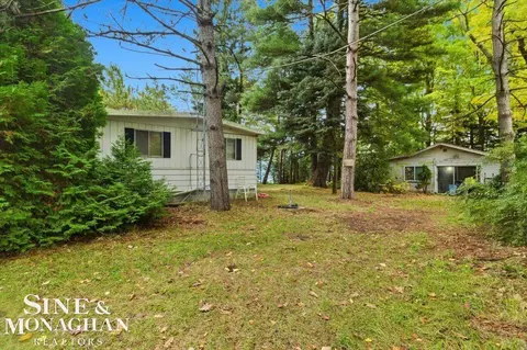 3015 Lakeshore, Lexington, MI 48450