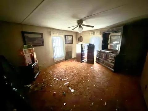 Bedroom - 10411 Cady, Jackson, MI 49201 photo 1 of 5