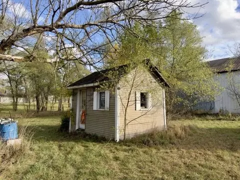 Exterior - 10411 Cady, Jackson, MI 49201 photo 5 of 6