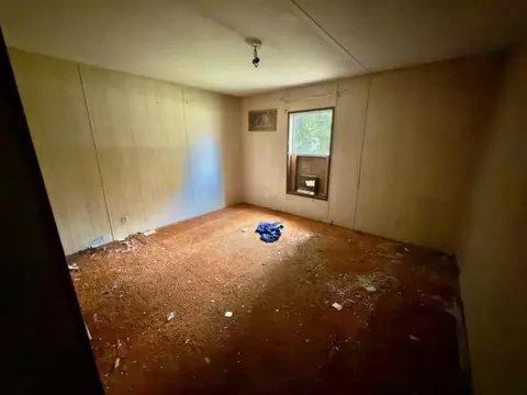 Bedroom - 10411 Cady, Jackson, MI 49201 photo 4 of 5