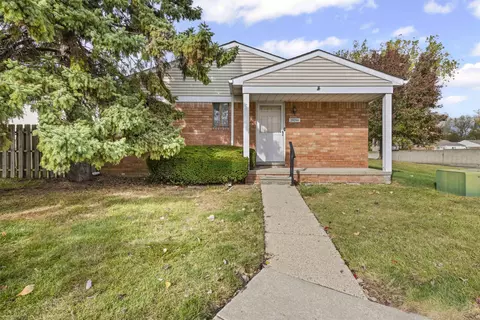 29294 E Brittany, Roseville, MI 48066