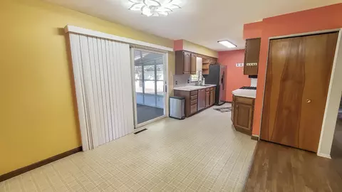 230 S Elms, Flushing, MI 48433 photo 10