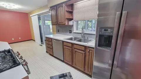 230 S Elms, Flushing, MI 48433 photo 13