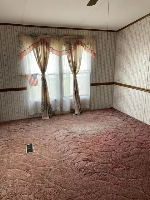 Bedroom - 542 Silver, Gladwin, MI 48624 photo 3 of 4
