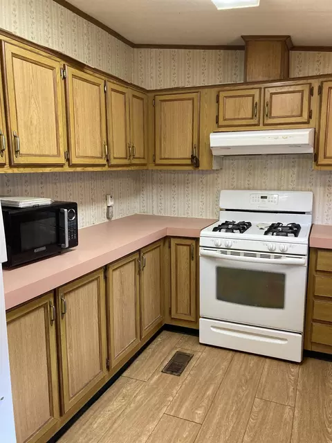 Kitchen - 542 Silver, Gladwin, MI 48624 photo 3 of 3