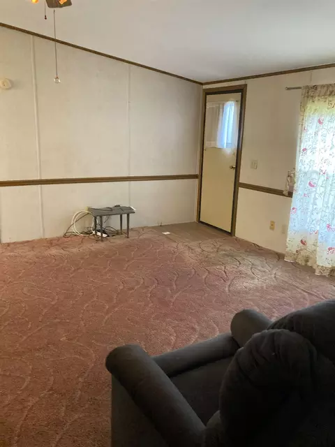 Living - 542 Silver, Gladwin, MI 48624 photo 2 of 3