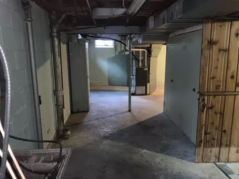 Entry Way - 406 S Lynch, Flint, MI 48503 photo 3 of 3