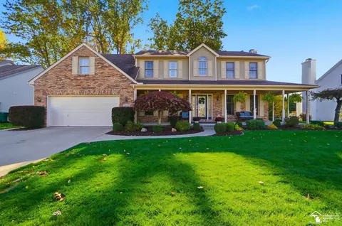 2163 Four Meadows Dr, Temperance, MI 48182