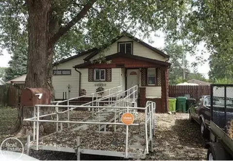 25110 Ford, Roseville, MI 48066