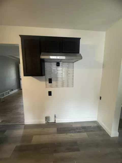 Kitchen - 652 Huron, Flint, MI 48507 photo 3 of 8
