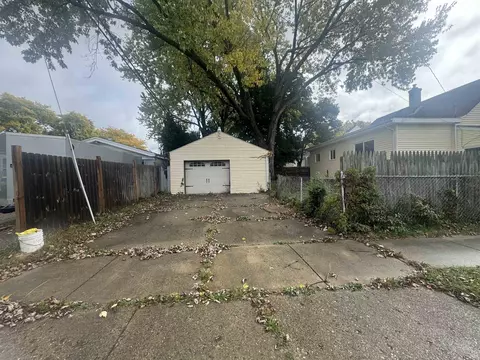 Exterior - 652 Huron, Flint, MI 48507 photo 3 of 7