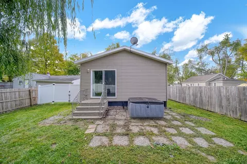 Exterior - 2736 Drexel, Adrian, MI 49221 photo 6 of 7