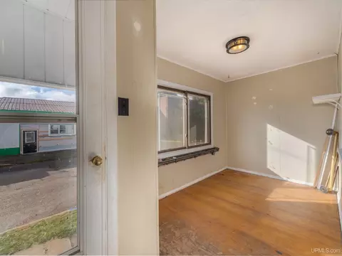 417 Ely, Ishpeming, MI 49849 photo 4